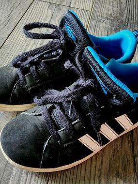 Adidas Kids Black & Blue Low-Top Sneakers